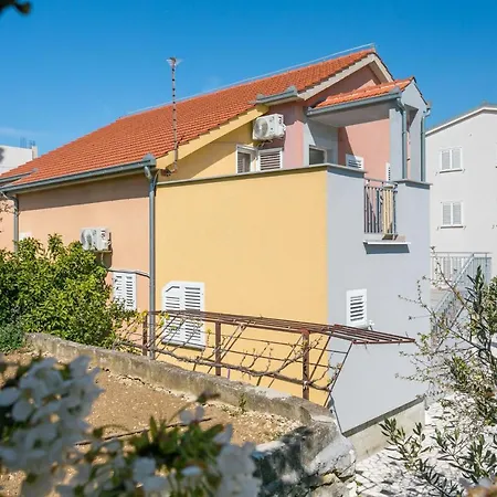 Apartament Family Friendly With A Swimming Pool - 21026 *