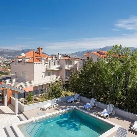 Family-friendly With Swimming Pool - 21026