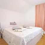 Family-friendly With Swimming Pool - 21026 Apartment Split