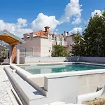 Family-friendly With Swimming Pool - 21026 Apartment