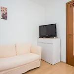 Family-friendly With Swimming Pool - 21026 Apartment