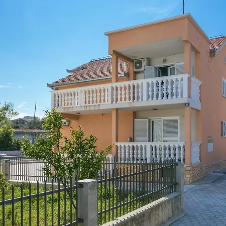 Family-friendly With Swimming Pool - 21026