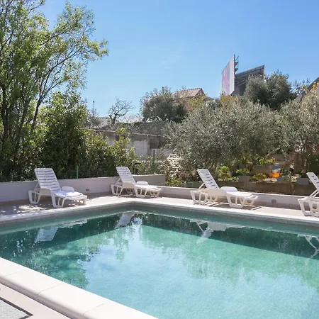 Family-friendly With Swimming Pool - 21026 Apartment *