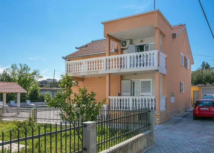 Family-friendly With Swimming Pool - 21026