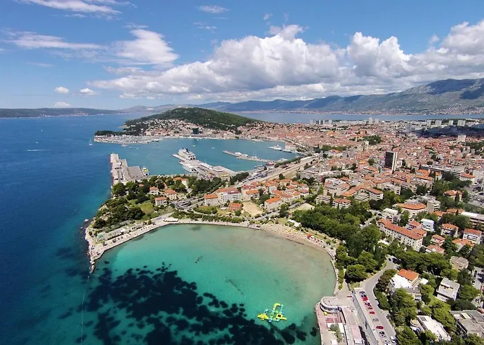 Family-friendly With Swimming Pool - 21026 * Split