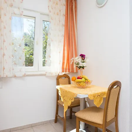 Appartement Family-friendly With Swimming Pool - 21026 *