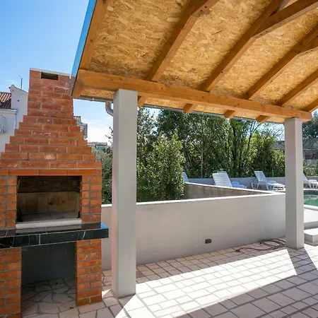 Family-friendly With Swimming Pool - 21026